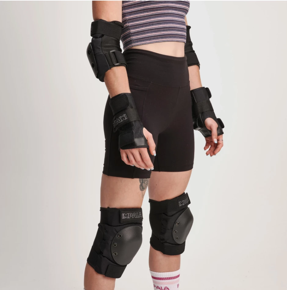 Impala Adult Protective Set - Black 2 Impala Adult Protective Set - Black
